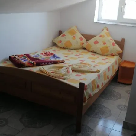 Πανσιόν Vila Farah 2